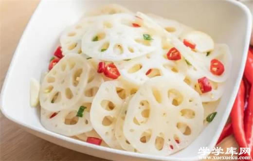 涼拌藕片 直接焯水可不行 學(xué)會(huì)這2點(diǎn) 藕片不發(fā)黑 白凈又脆嫩
