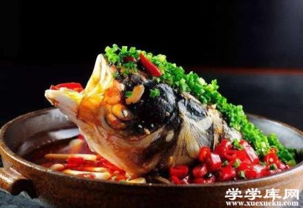 吃魚頭真的能補(bǔ)腦嗎？蔥油鮮鰱魚的做法